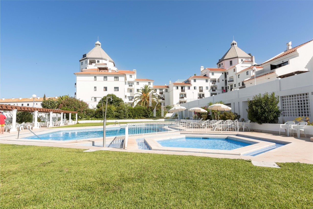 2 bed Appartement in Quarteira, Loulé, Central Algarve