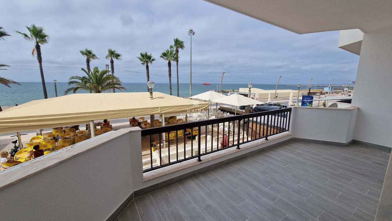 3 bed Apartment in Quarteira, Loulé, Central Algarve