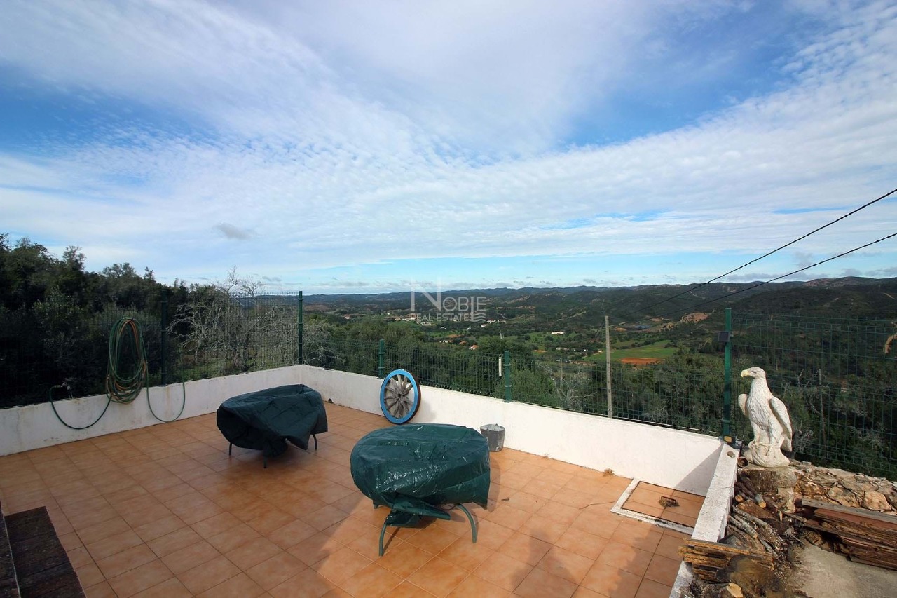 2 bed Villa in Loulé, Central Algarve