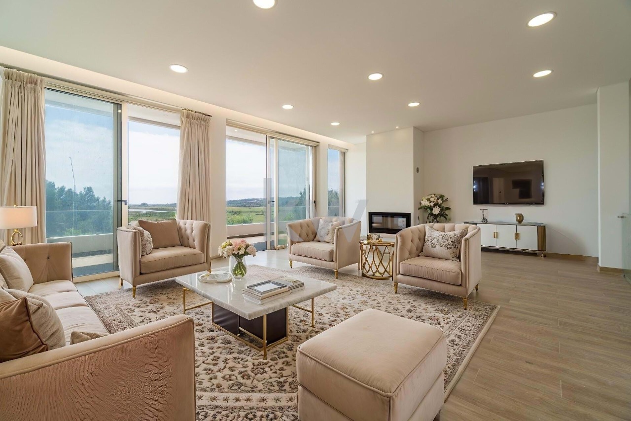 3 bed Villa in Mexilhoeira Grande, Portimão, Western Algarve