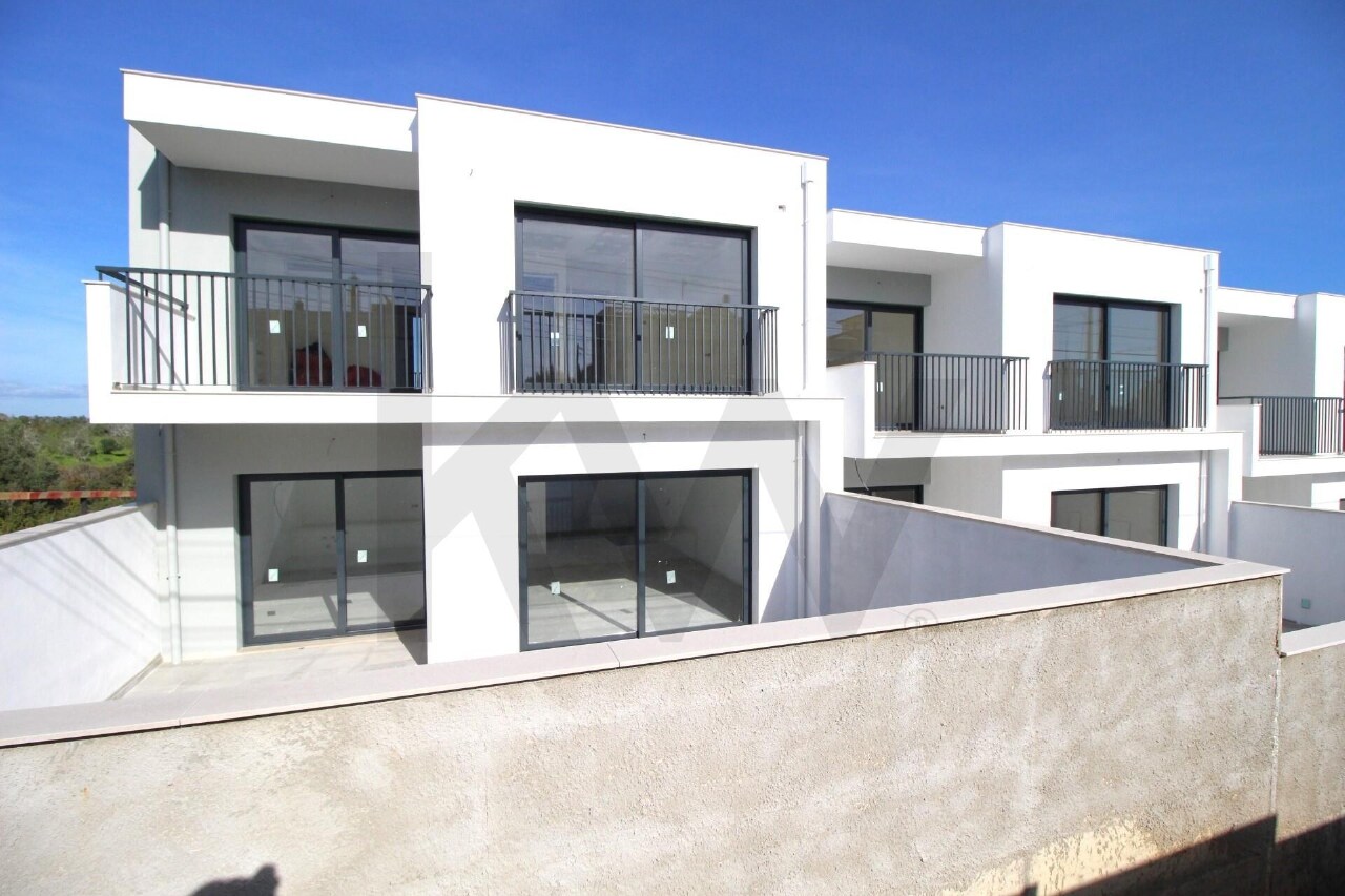 3 bed Villa in Armação de Pêra, Silves, Western Algarve