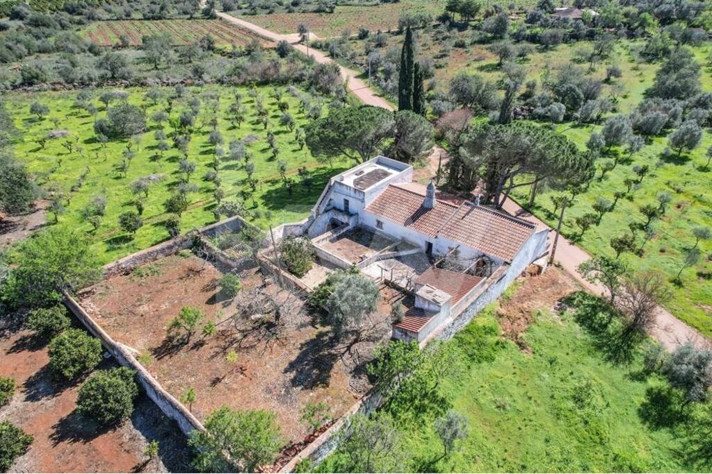 5 bed Apartment in São Bartolomeu de Messines, Silves, Western Algarve