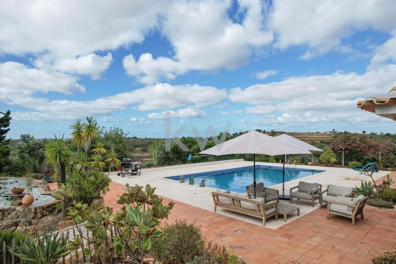 5 bed Villa in Silves, Western Algarve