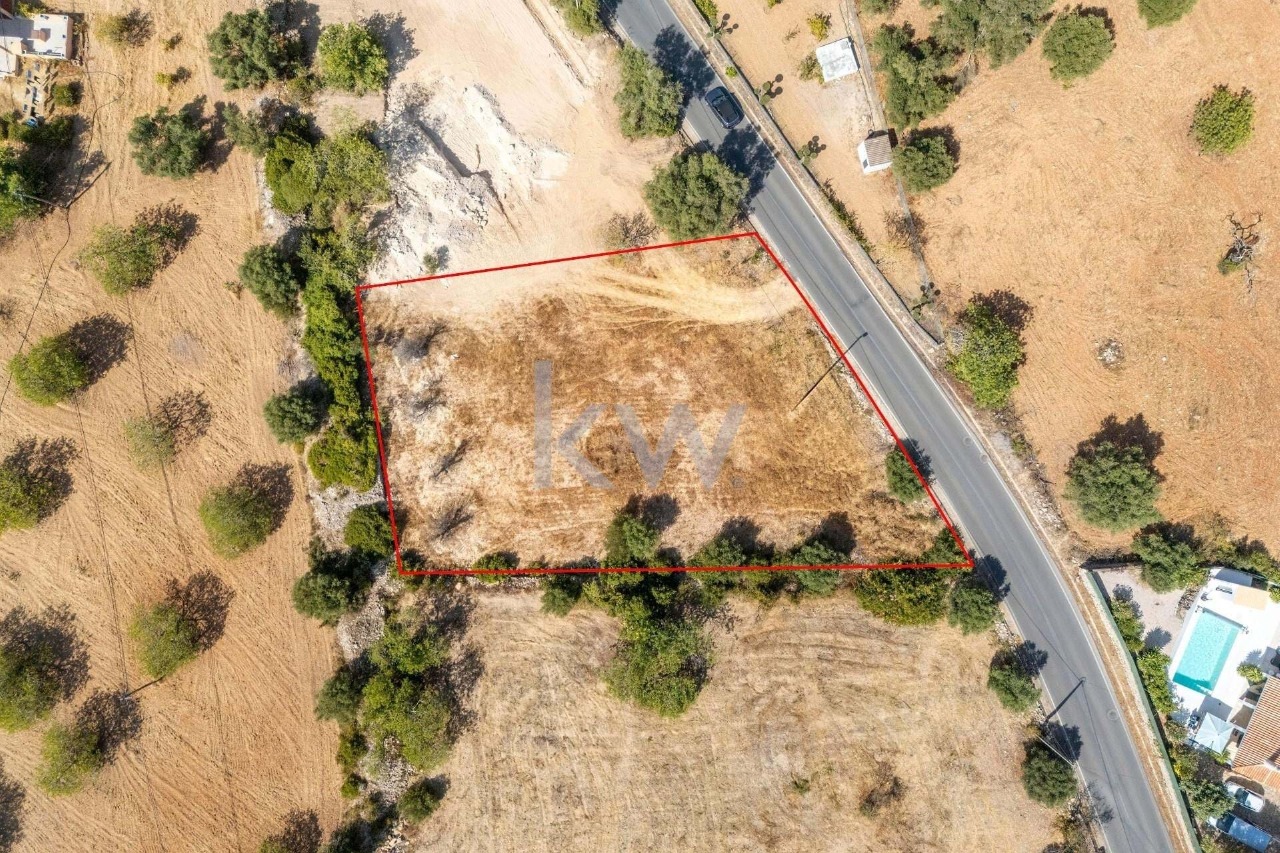 Plot / Land in Santa Bárbara de Nexe, Faro, Central Algarve