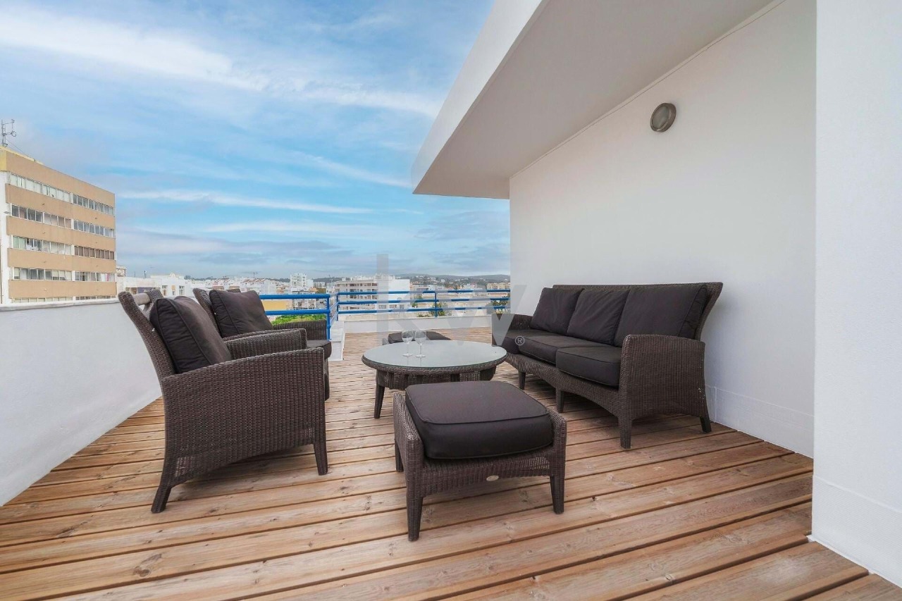 5 bed Apartment in Loulé, Central Algarve