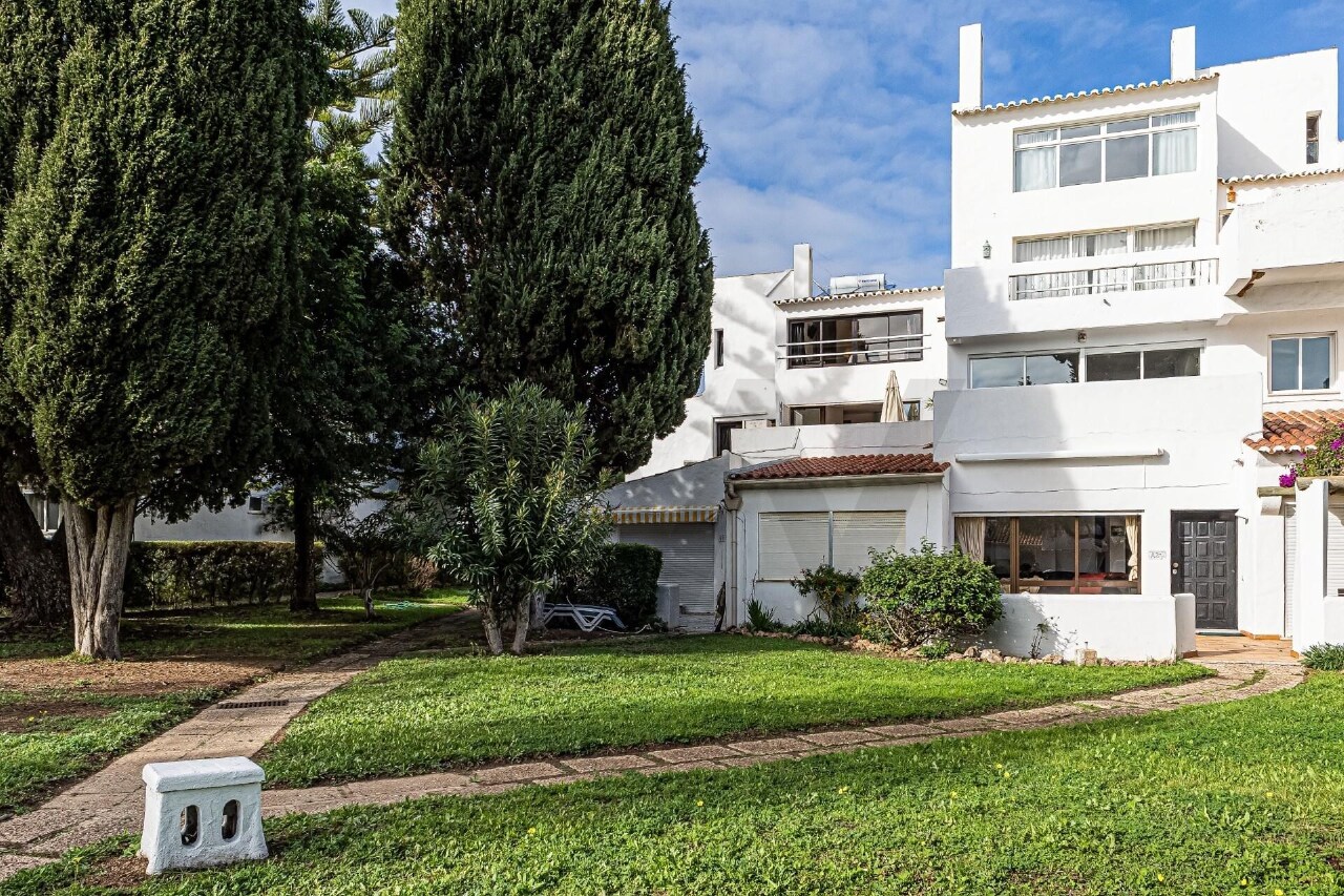 3 bed Apartment in Porches, Lagoa, Western Algarve