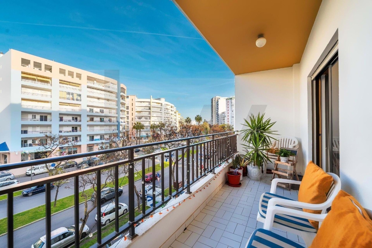 2 bed Apartment in Quarteira, Loulé, Central Algarve