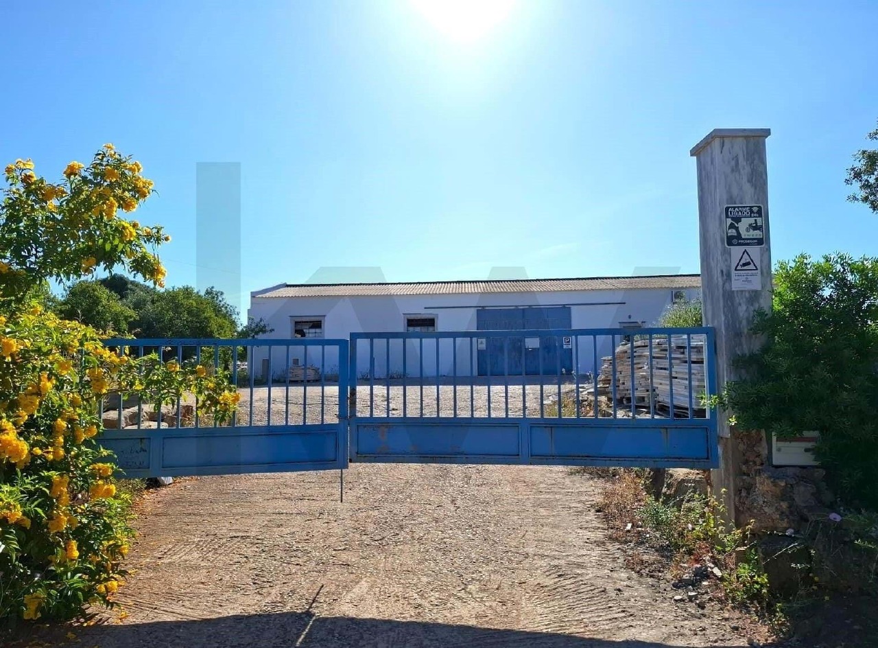Commercieel / Zakelijk in Moncarapacho, Olhão, Eastern Algarve