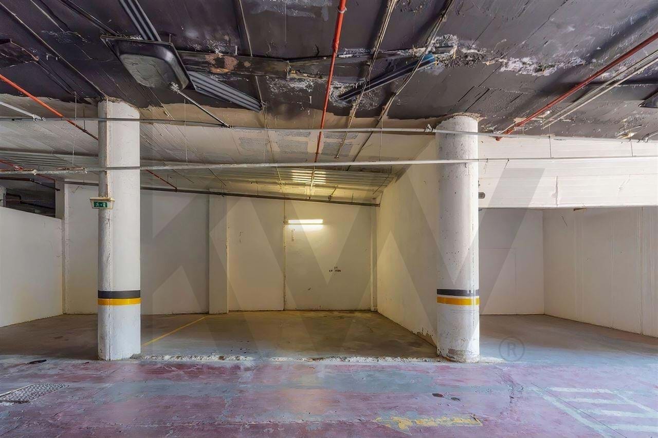 Garage / Parkeerplaats in Olhos de Água, Albufeira, Central Algarve