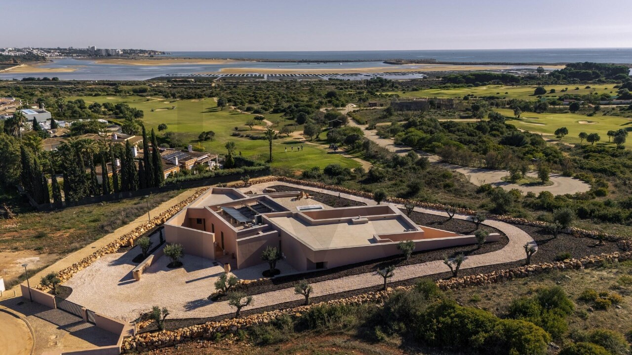 4 bed Villa in Odiáxere, Lagos, Western Algarve