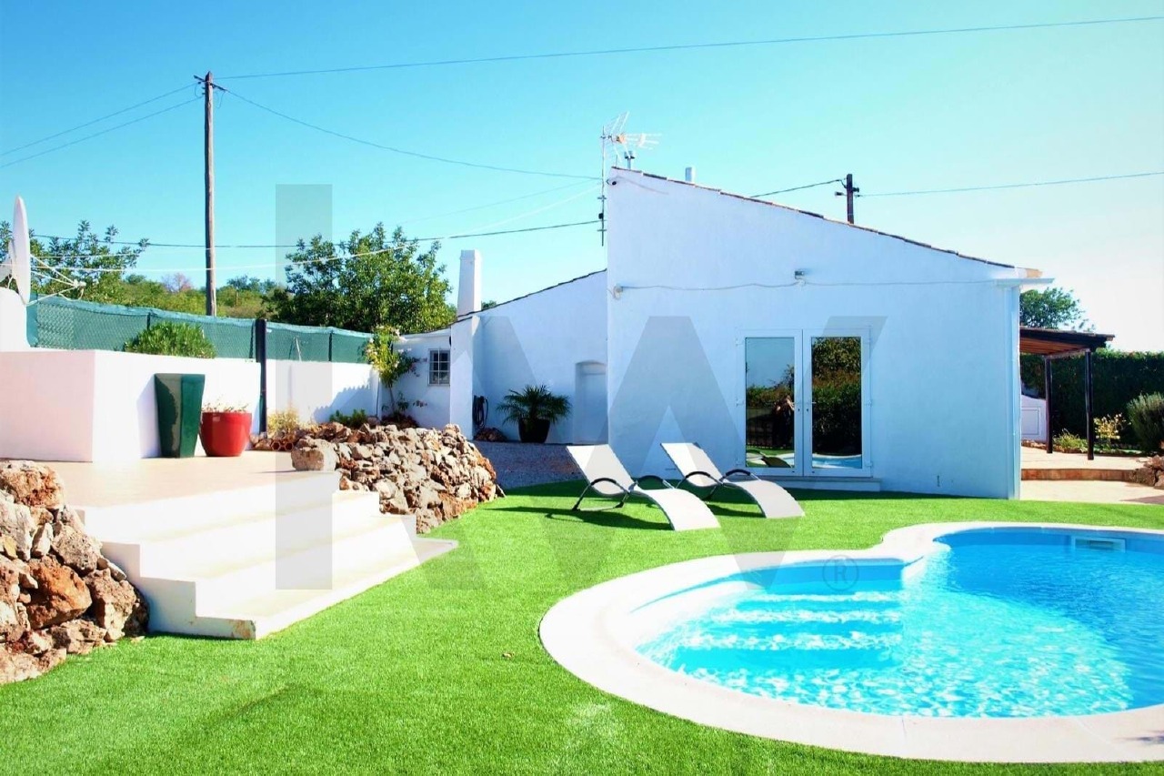 2 bed Villa in São Bartolomeu de Messines, Silves, Western Algarve