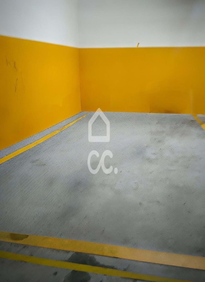 Garage / Parking in Rio Tinto, Gondomar, Porto