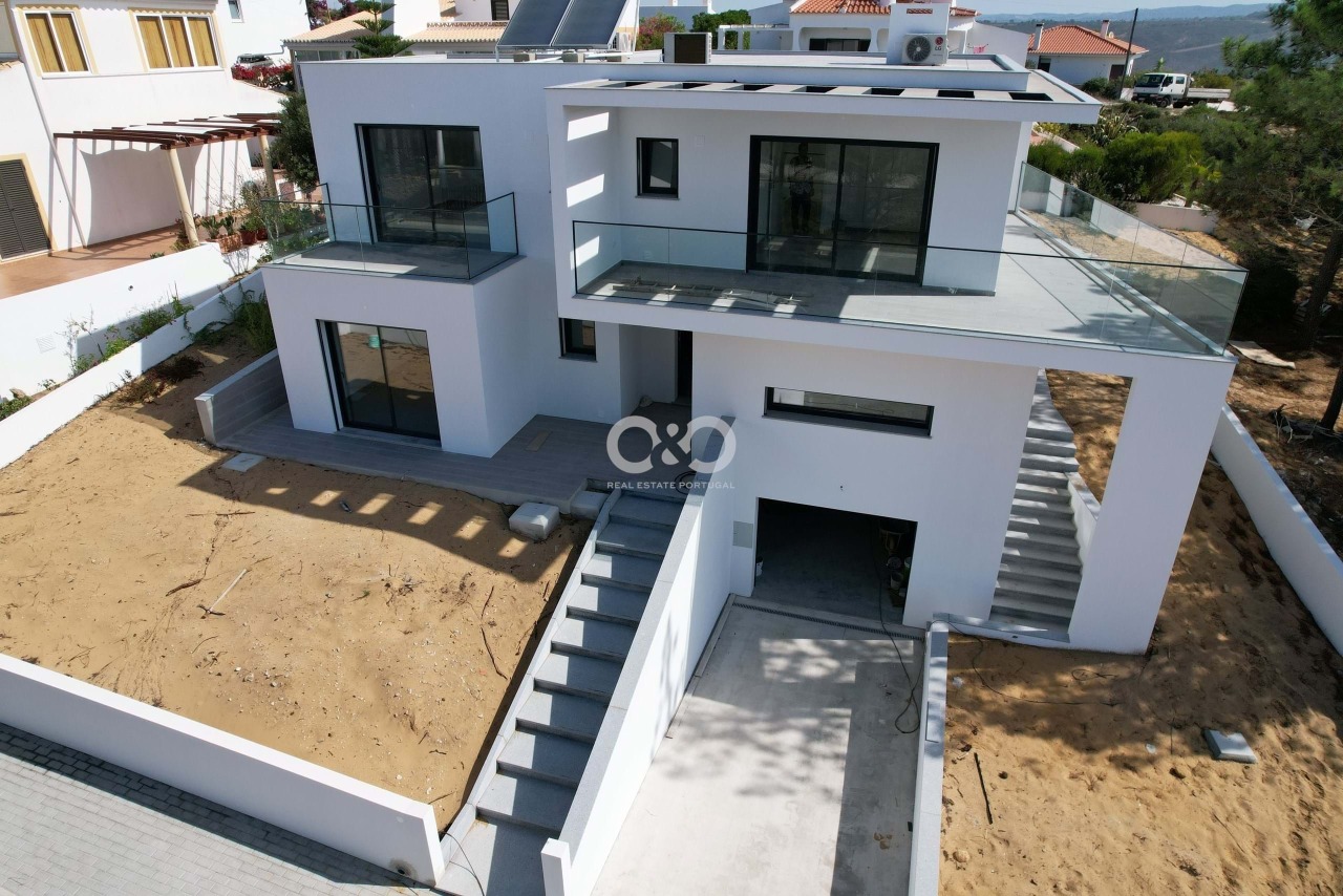 4 bed Villa in Aljezur, Western Algarve