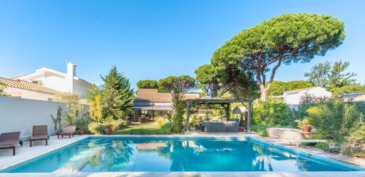 3 bed Villa in Quarteira, Loulé, Central Algarve