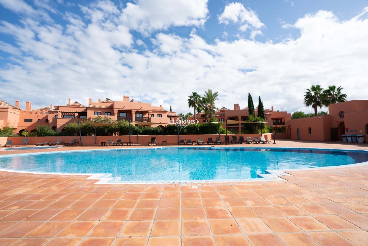 2 bed Apartment in Alcantarilha, Silves, Western Algarve