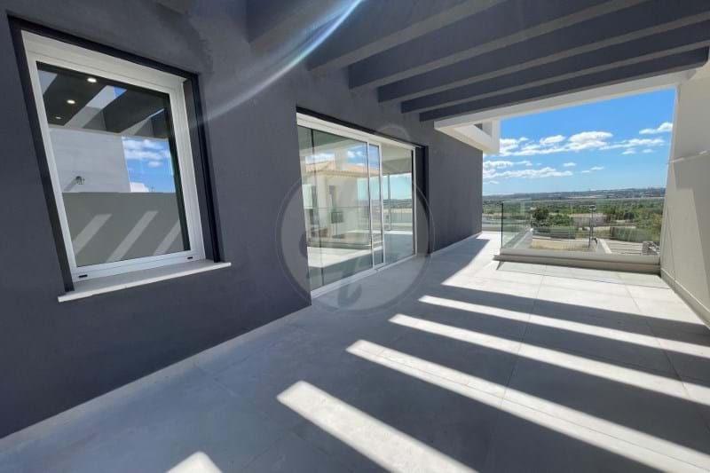 4 bed Villa in Mexilhoeira Grande, Portimão, Western Algarve