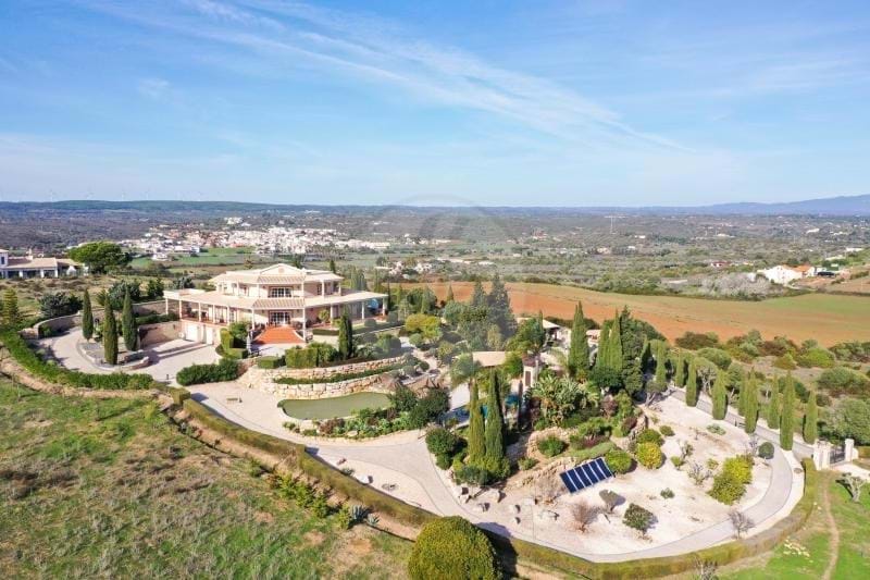 5 bed Villa in Luz, Lagos, Western Algarve