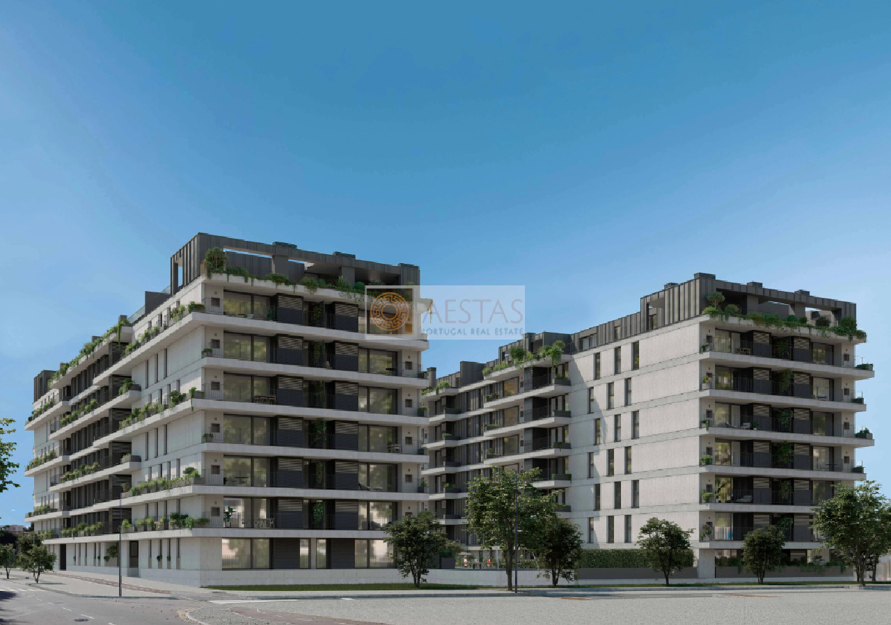 3 bed Apartment in Porto
