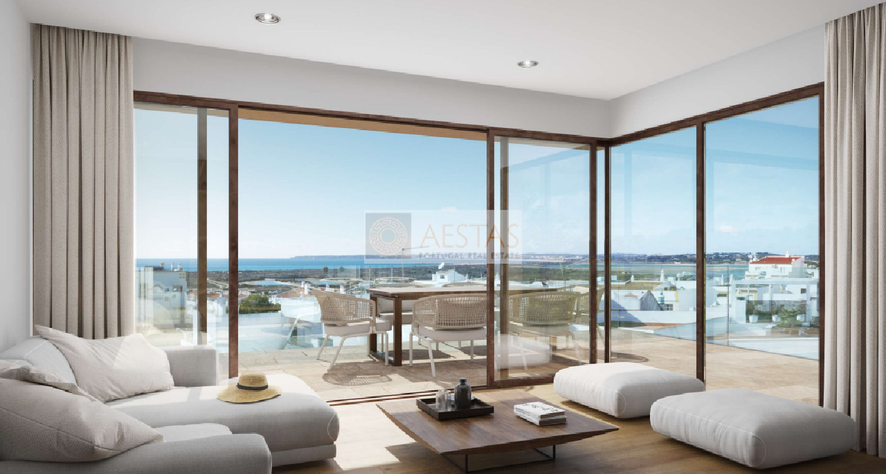 2 bed Apartment in Alvor, Portimão, Western Algarve