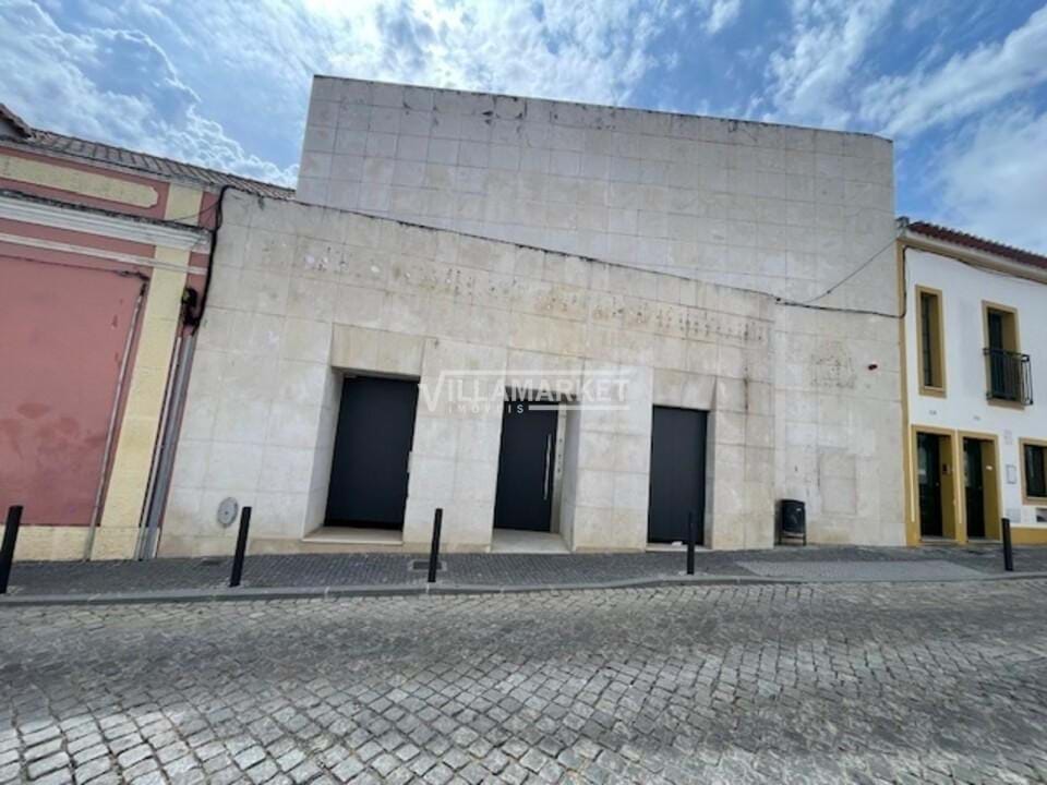 Building in Cuba, Beja