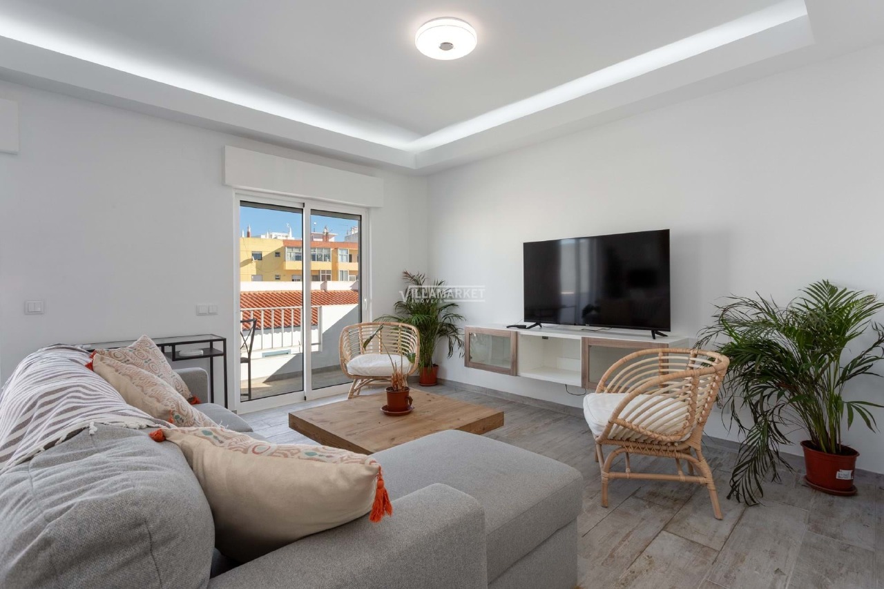 2 bed Apartment in Quarteira, Loulé, Central Algarve