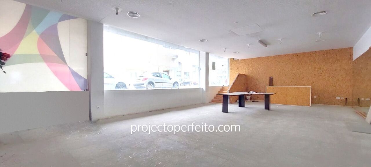 2 bed Commercial / Business in Santa Maria da Feira, Aveiro