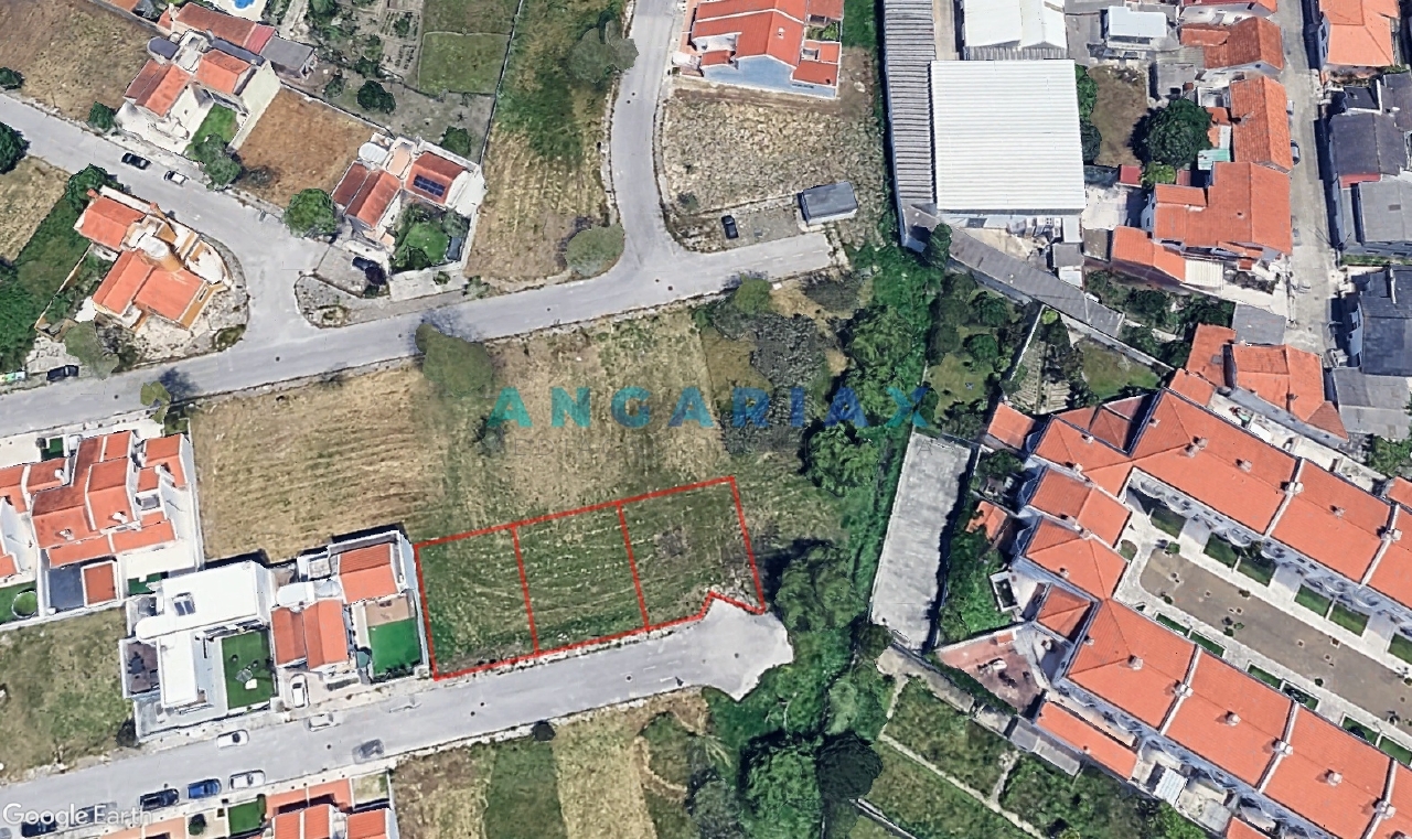 Plot / Land in Marinha Grande, Leiria