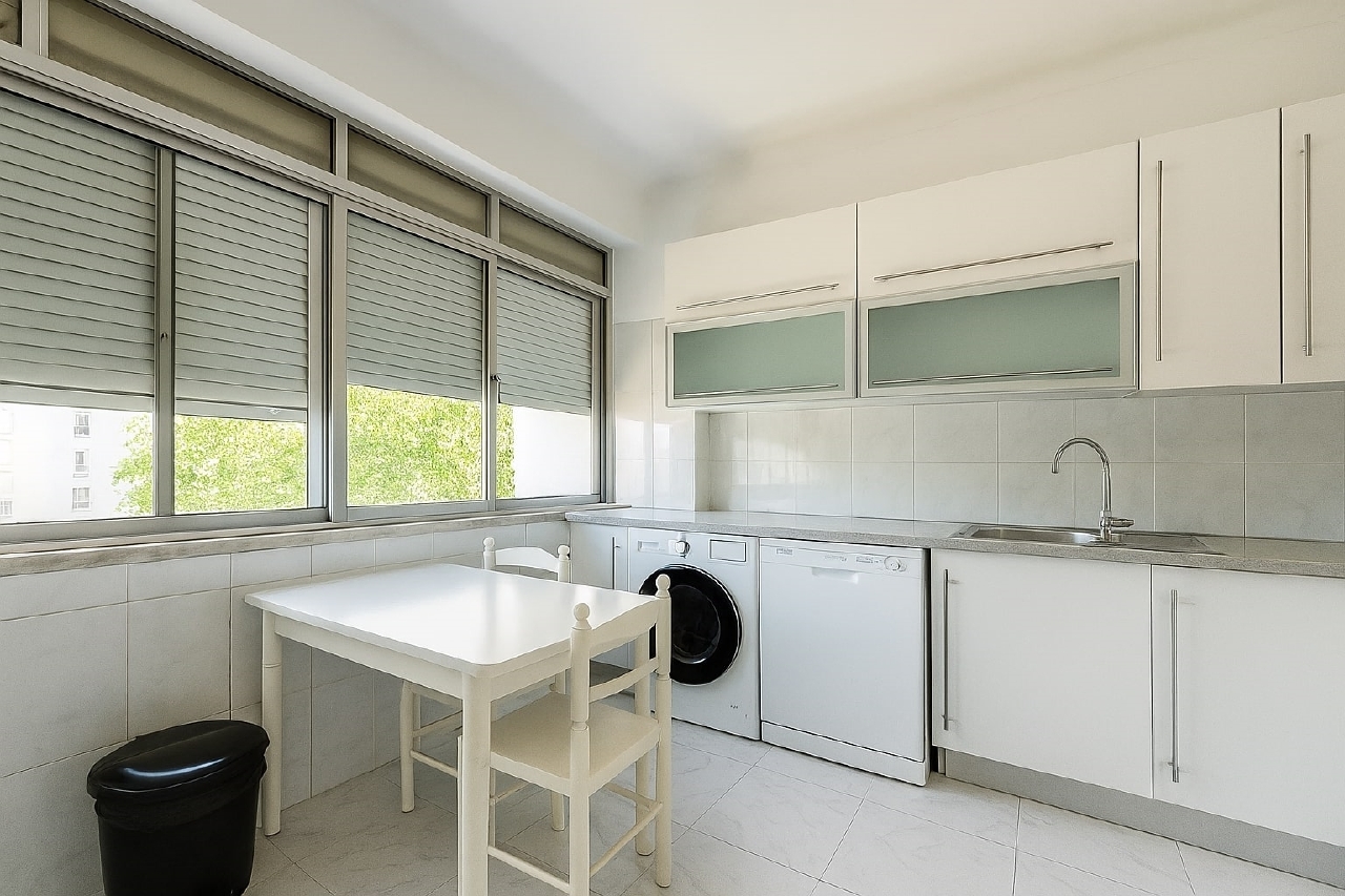 Apartment in Amadora, Lisboa