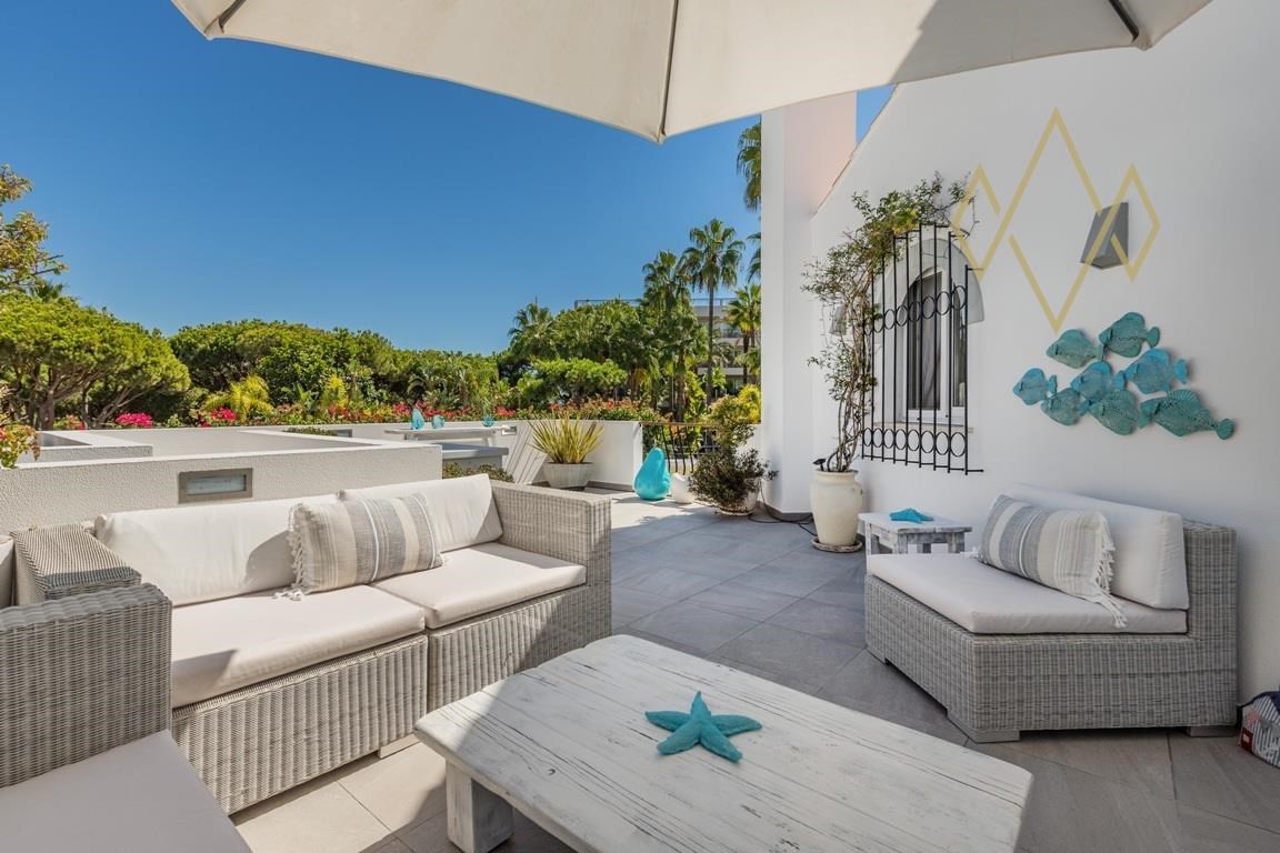 2 bed Villa in Almancil, Loulé, Central Algarve