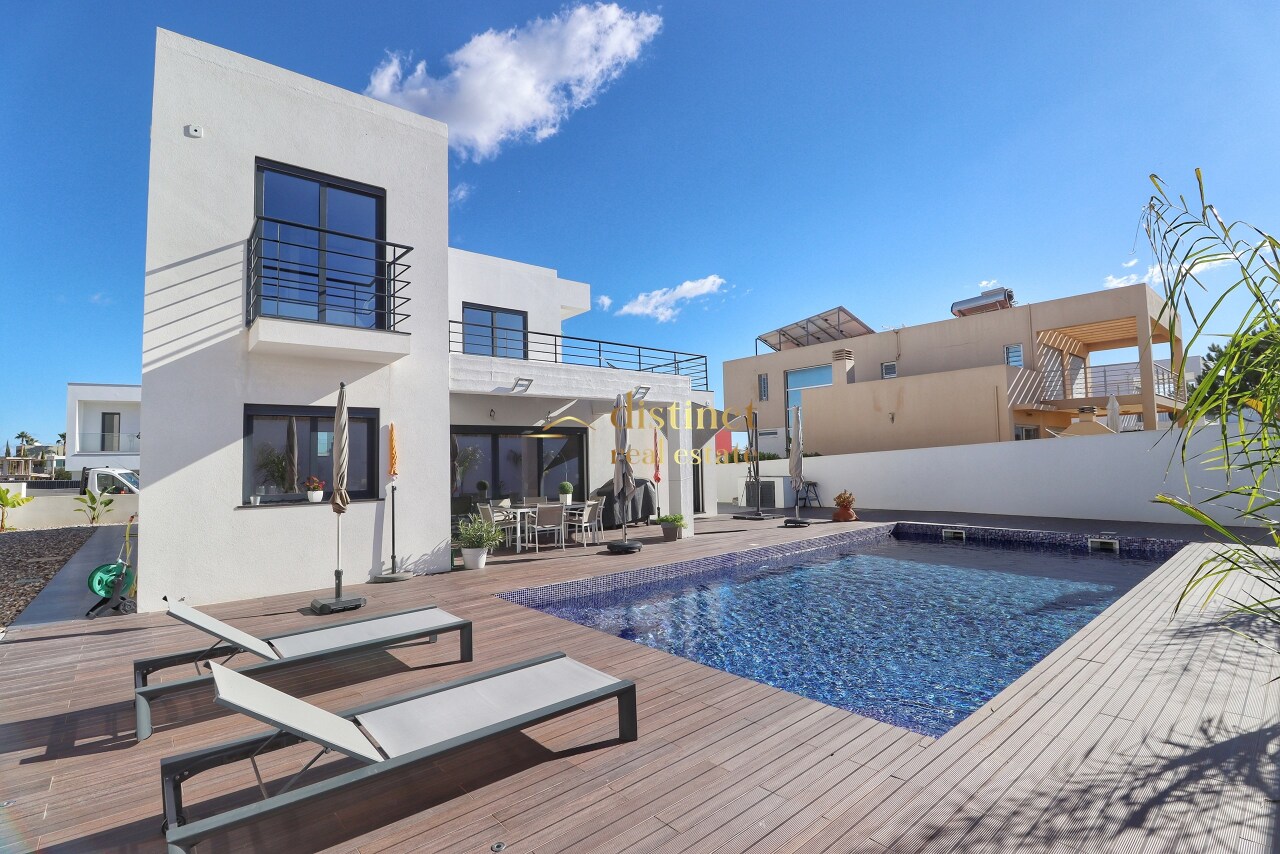 3 bed Villa in Silves, Western Algarve