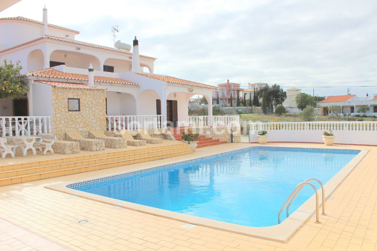 10 bed Villa in Albufeira, Central Algarve