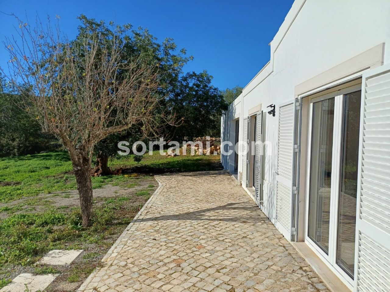 5 bed Villa in Olhão, Eastern Algarve