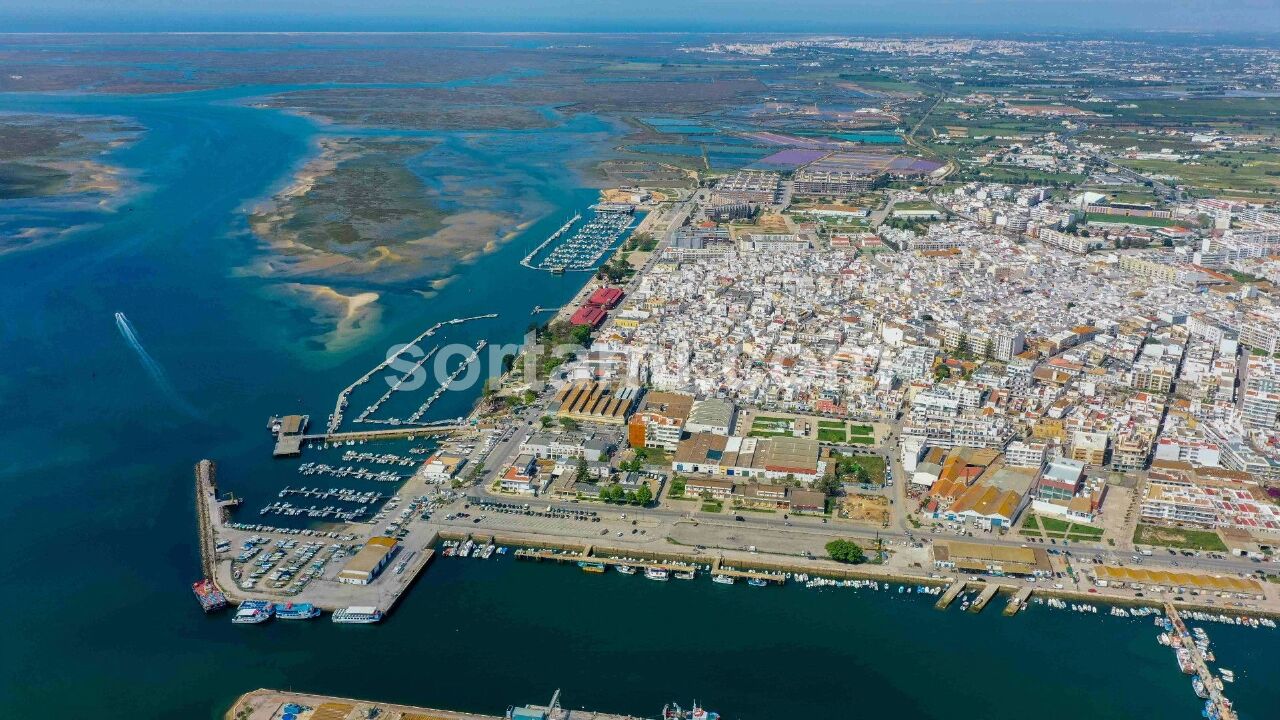 4 bed Appartement in Olhão, Eastern Algarve