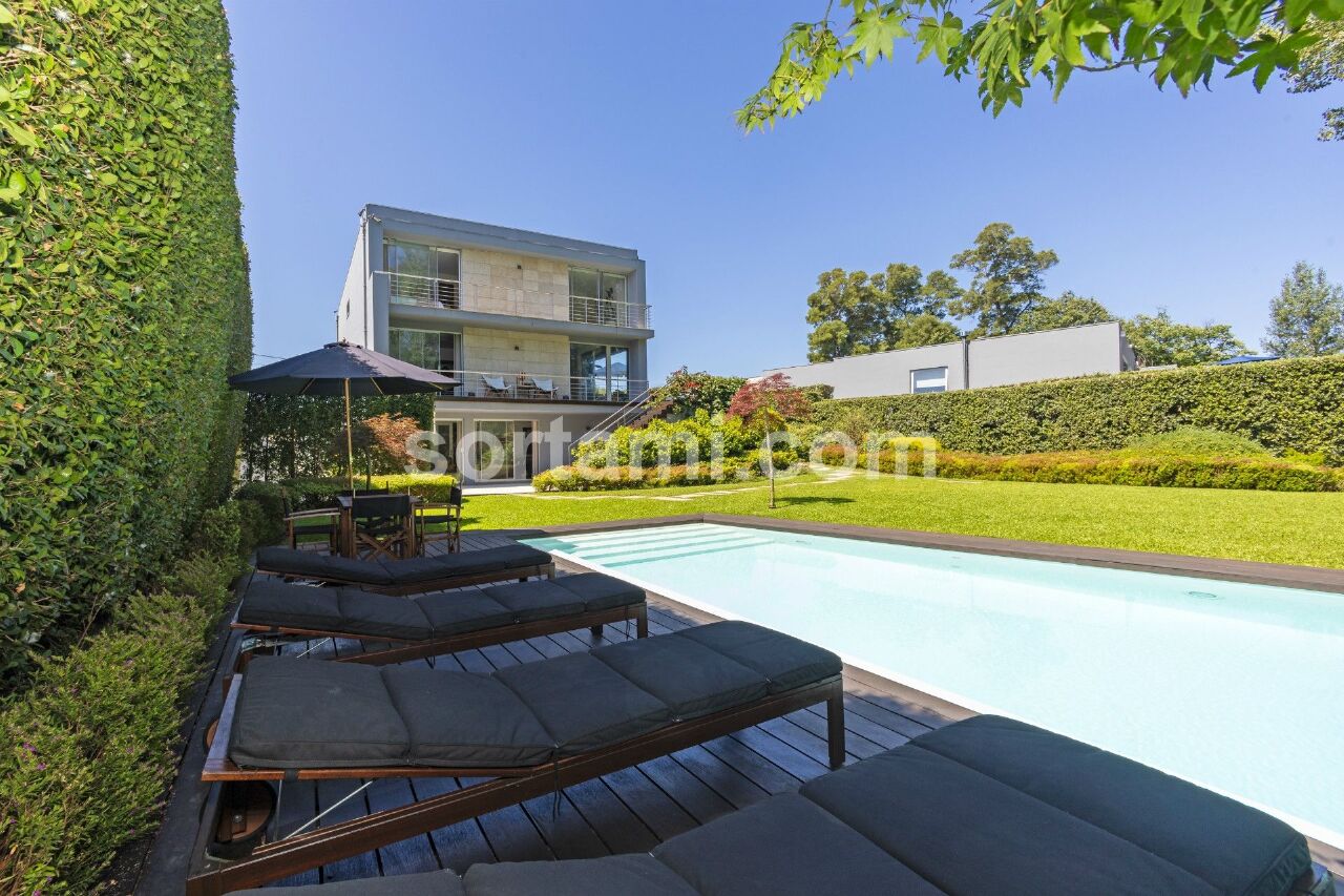 4 bed Villa in Vila Nova de Gaia, Porto