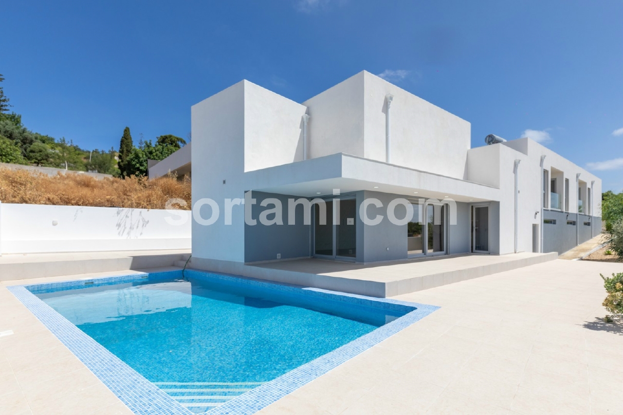3 bed Villa in Silves, Western Algarve
