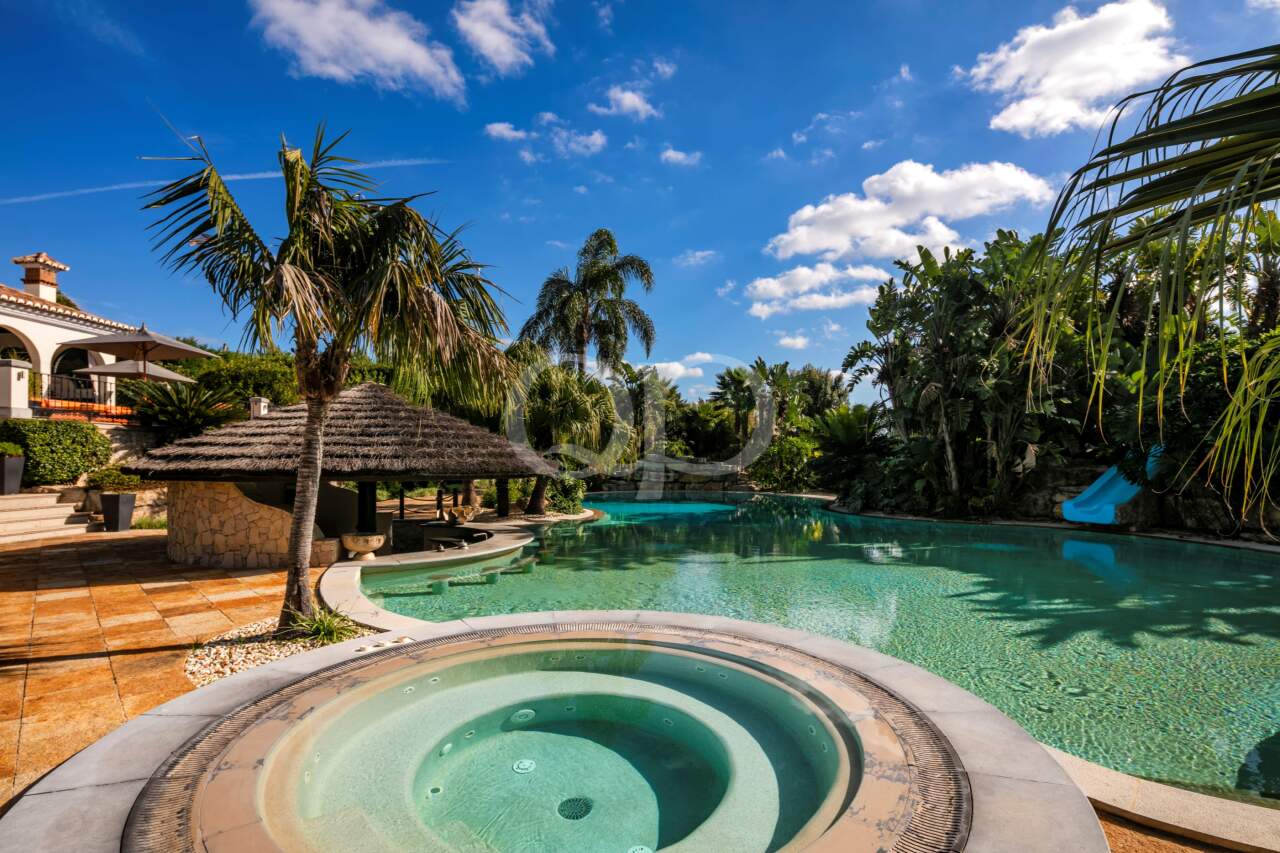 Villa in Almancil, Loulé, Central Algarve