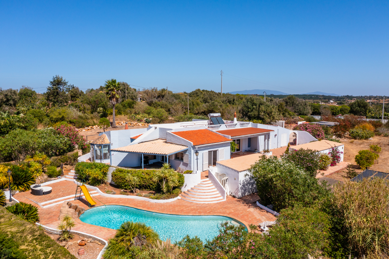 5 bed Villa in Luz, Lagos, Western Algarve