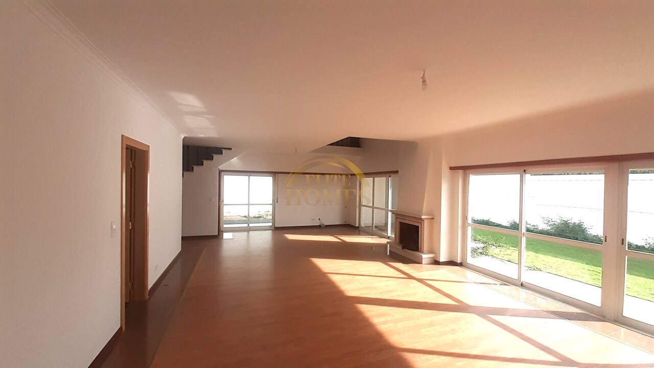 4 bed Villa in Sesimbra, Setúbal