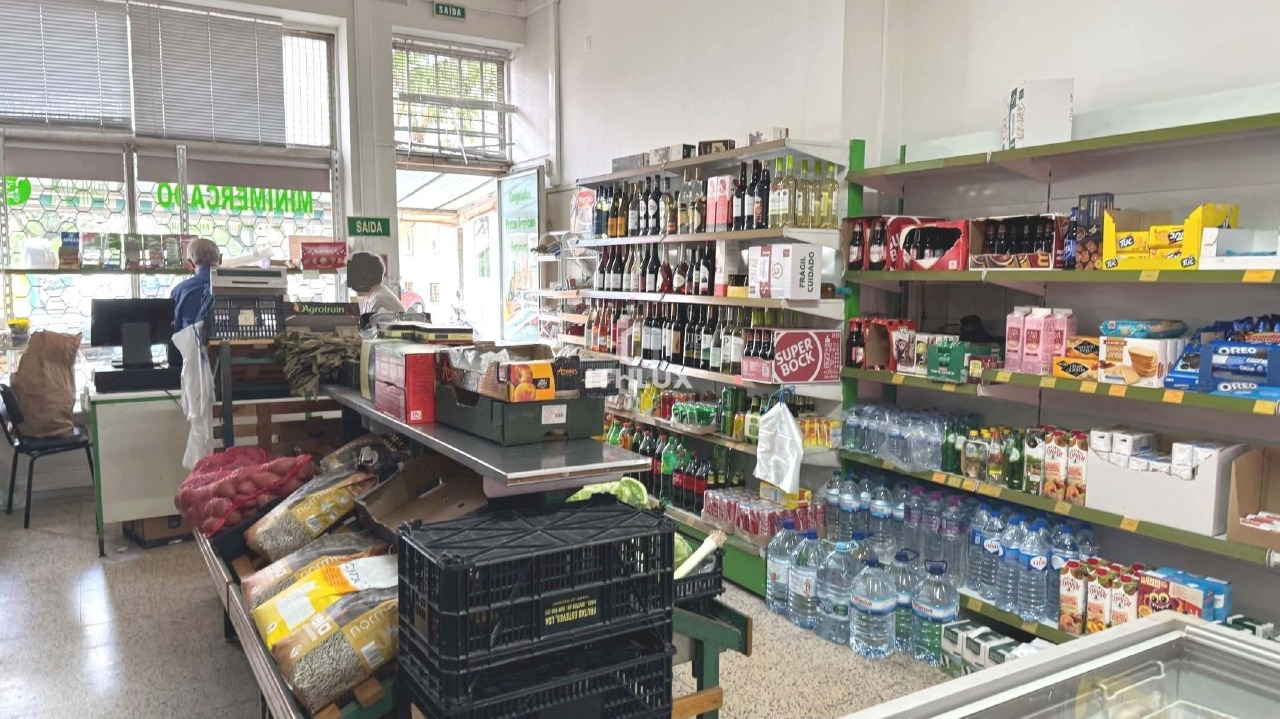 Commercieel / Zakelijk in Amadora, Lisboa