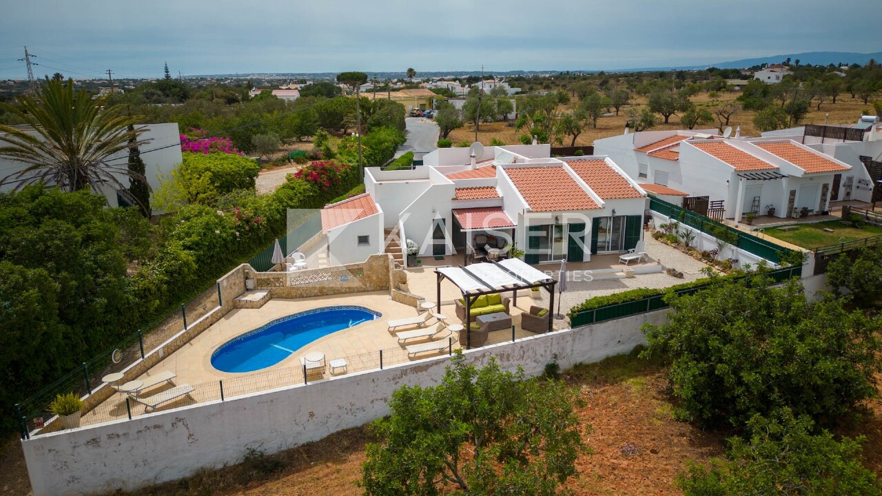 3 bed Villa in Albufeira, Central Algarve