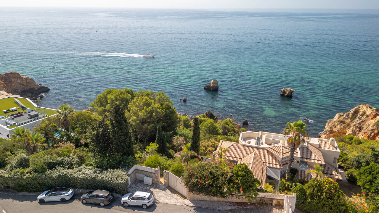 4 bed Villa in Albufeira, Central Algarve