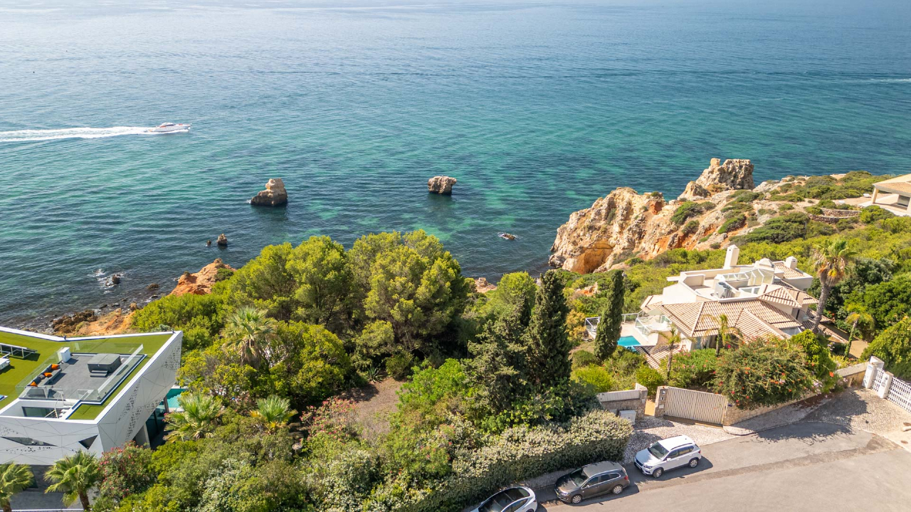 4 bed Villa in Albufeira, Central Algarve