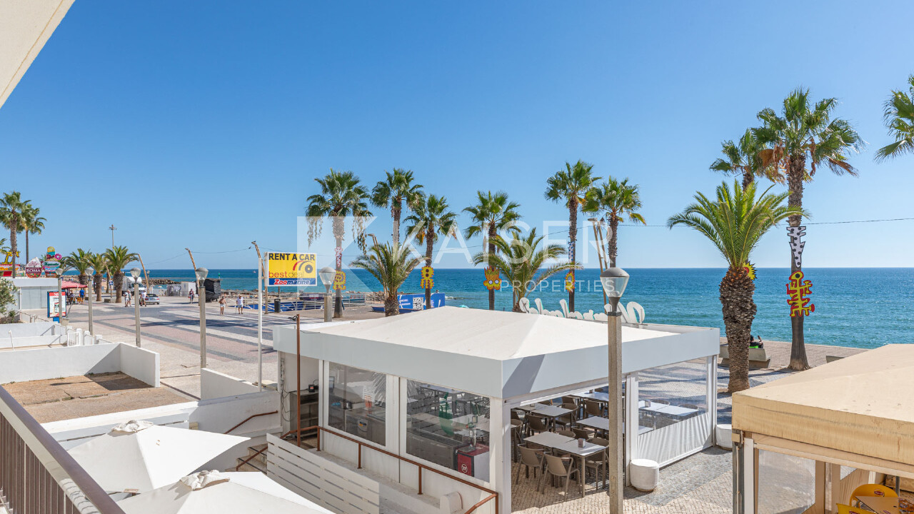 3 bed Apartment in Quarteira, Loulé, Central Algarve