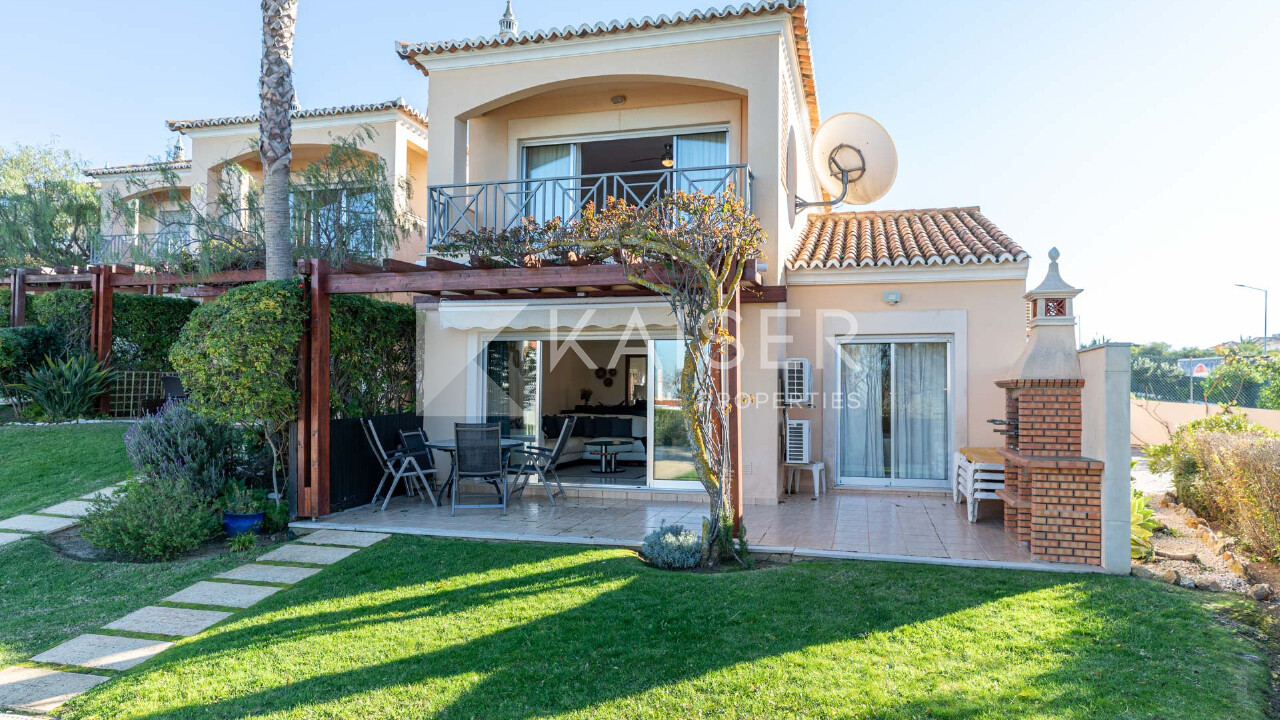 2 bed Villa in Albufeira, Central Algarve