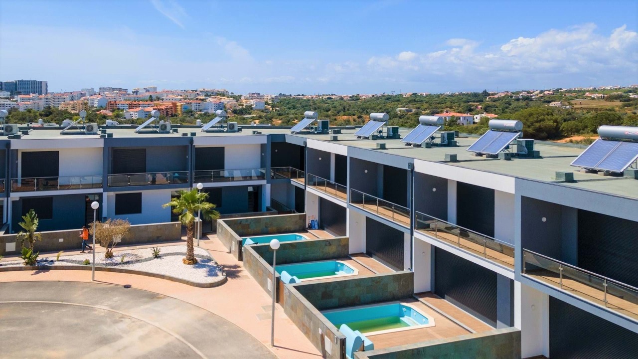 3 bed Villa in Guia, Albufeira, Central Algarve