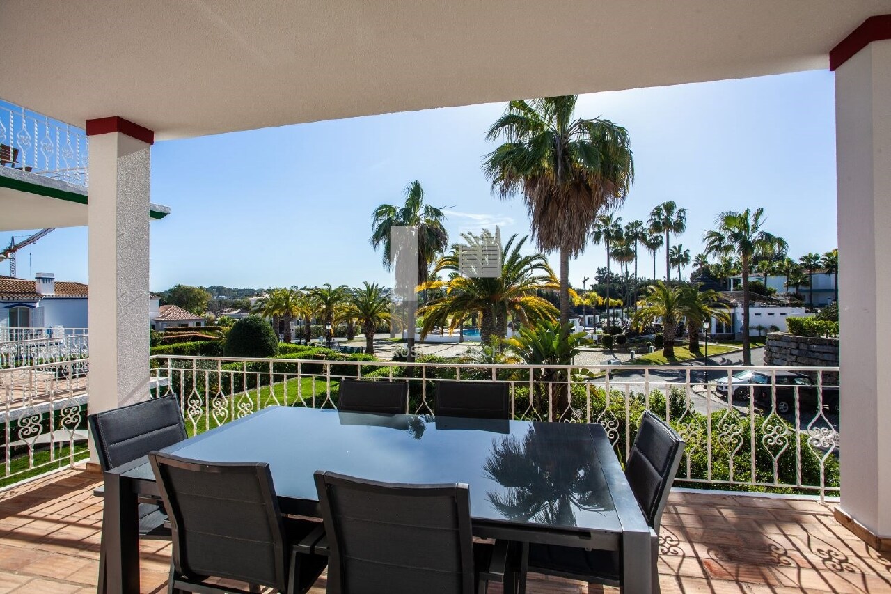 2 bed Appartement in Almancil, Loulé, Central Algarve