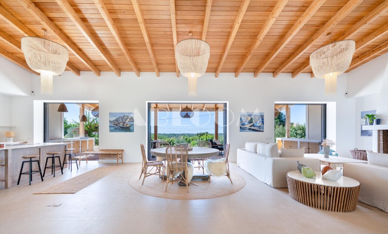 4 bed Villa in Loulé, Central Algarve