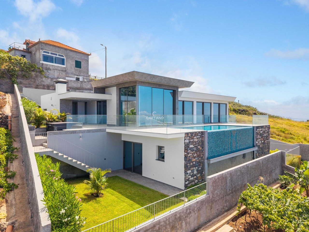 4 bed Villa in Calheta, Madeira