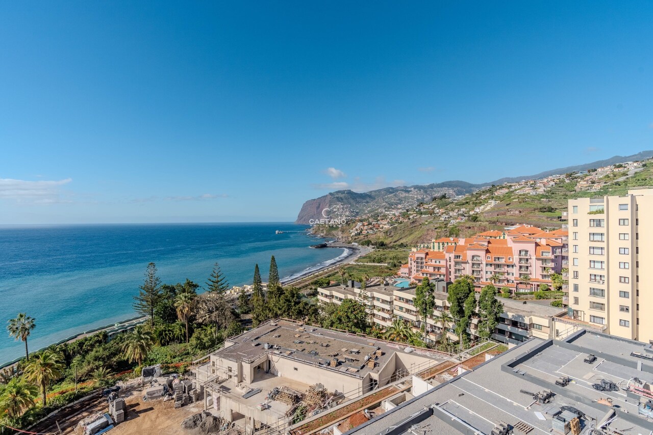 2 bed Appartement in São Martinho, Funchal, Madeira