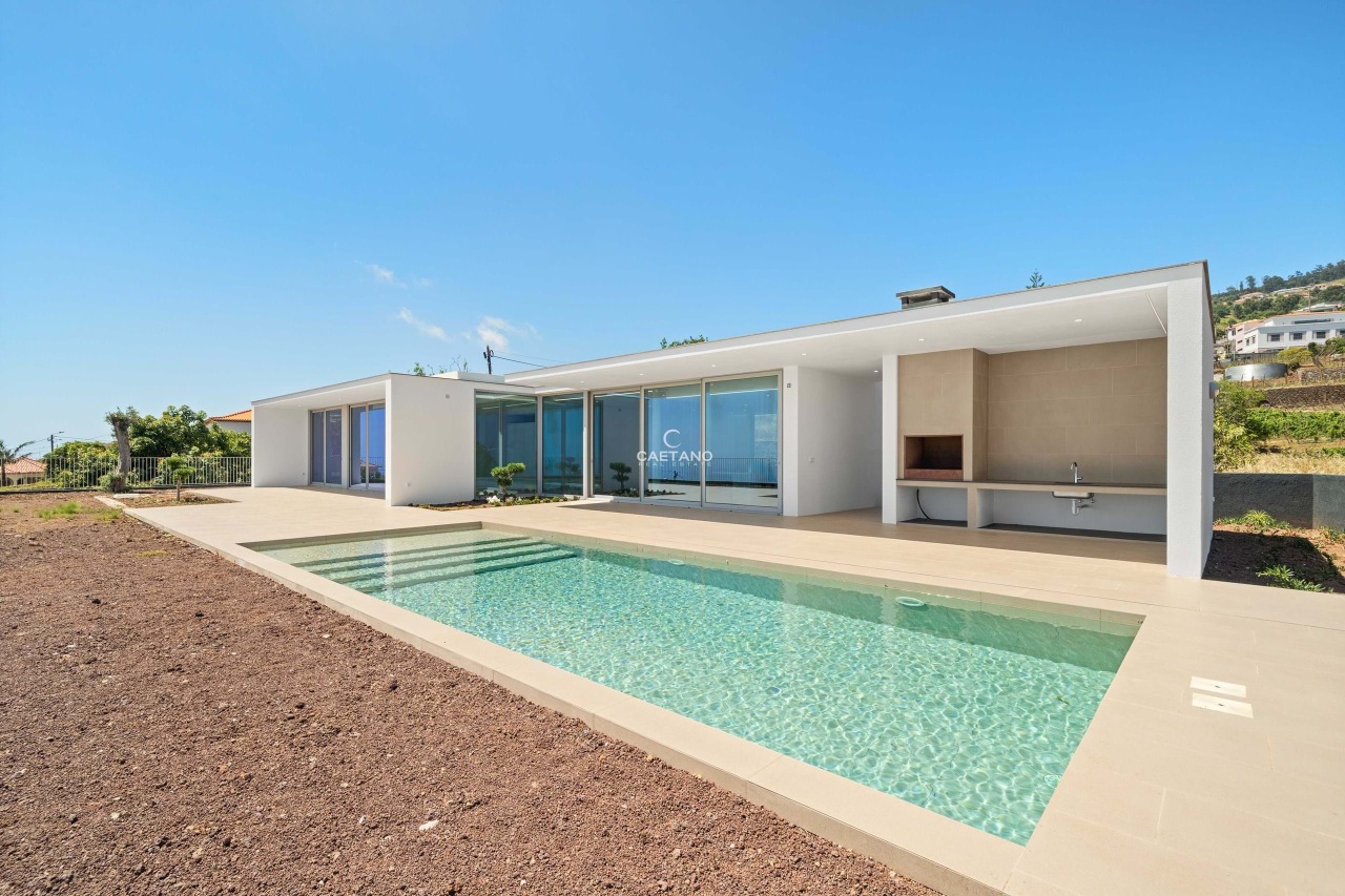 3 bed Villa in Calheta, Madeira